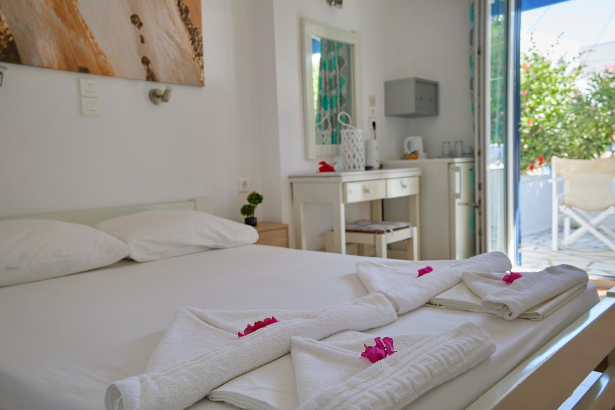 Theologos Place Antiparos Exterior photo